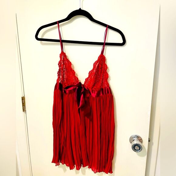 Victoria’s Secret Sheer Burgundy Pleat Chiffon & Lace Babydoll nightie gown sz L - Picture 1 of 8